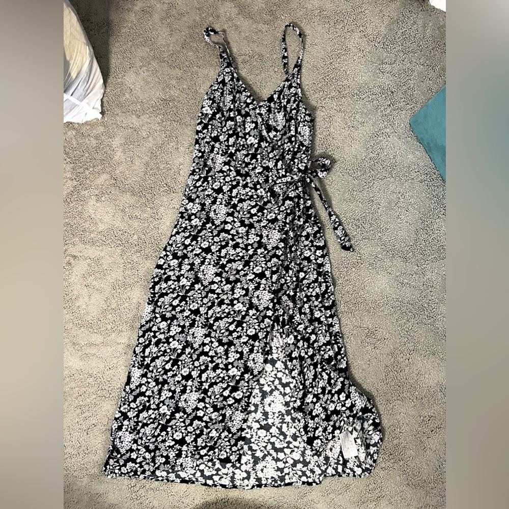Floral Wrap Dress🤍🖤
